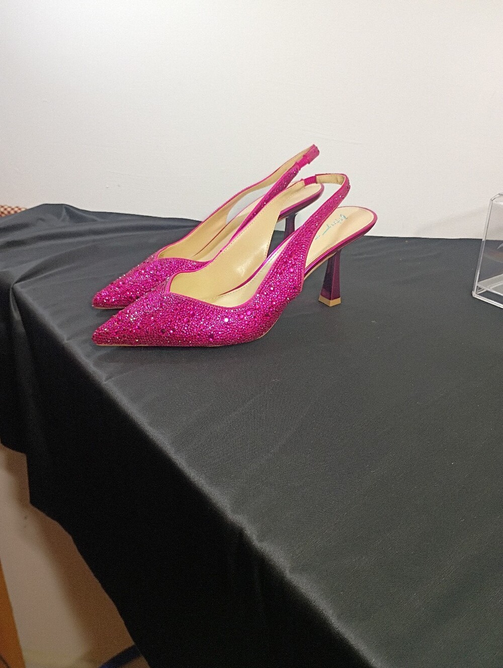 Betsey Johnson Women's SZ 10M SB-MYA Fuchsia Beaded Pointed Toe Pump Heels Shoes - Picture 8 of 8
